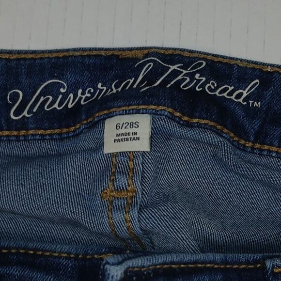 Universal Thread New Curvy Skinny Jeans - Dark Blue, Size 6 - Picture 4 of 4
